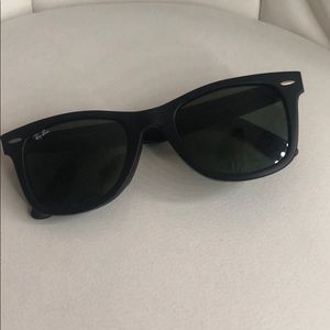 Wayfarer ray ban sunglasses, like new.